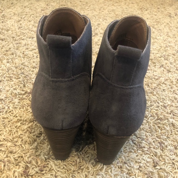 NWOT BCBGenerqtion Yestin grey suede boot with wedge heel - Picture 3 of 4